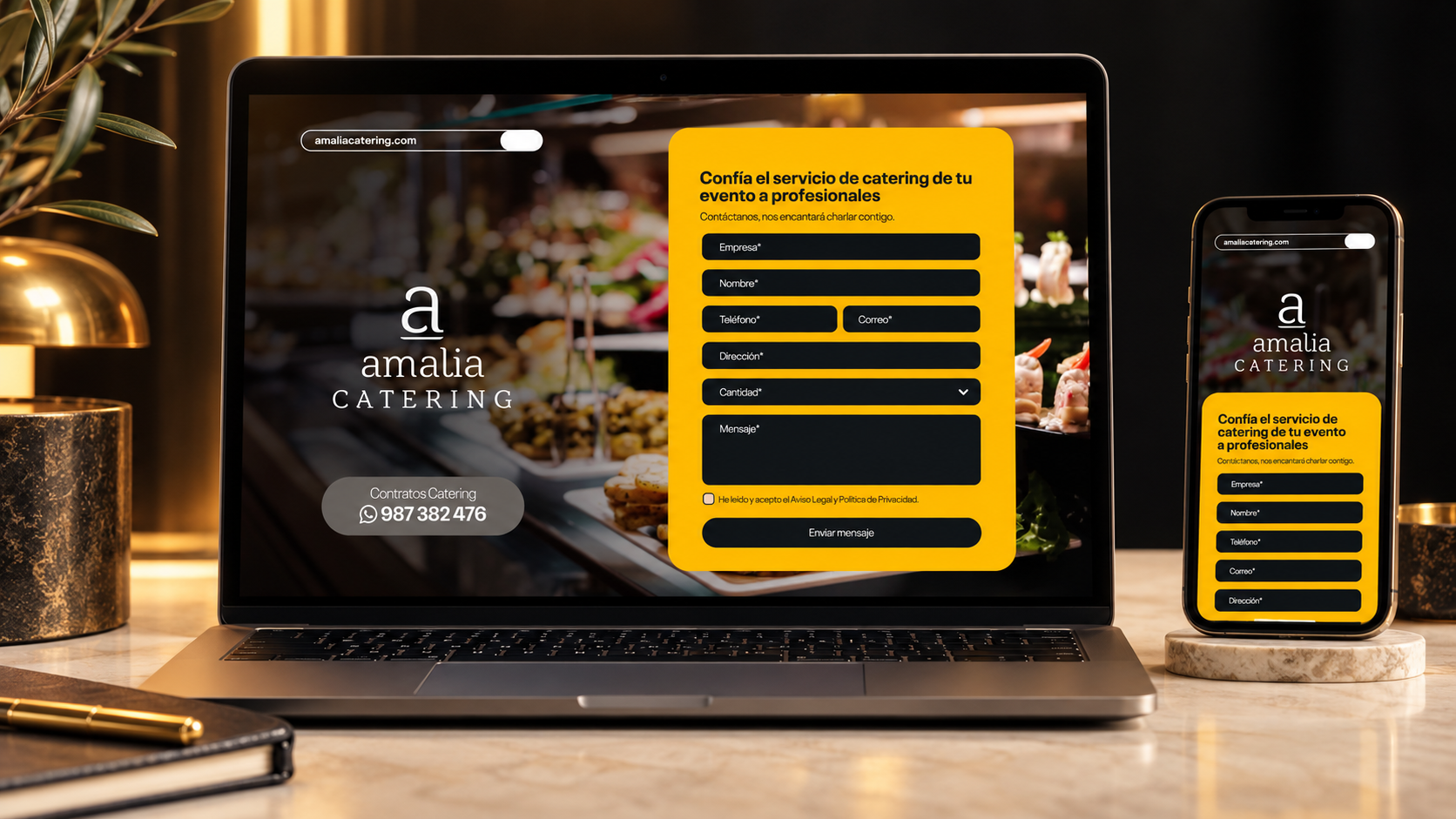 Formulario web de Amalia Catering presentado en laptop y móvil